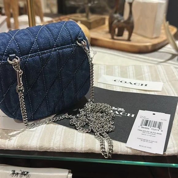 Authentic Coach Turnlock Card Case with Quilting & Silver-Toned Hardware, NWT - Picture 4 of 16